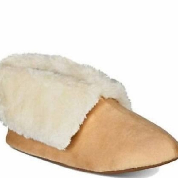 𝅺NEW! CHARTER CLUB Memory Foam Faux Fur Slippers Small. - Picture 1 of 1